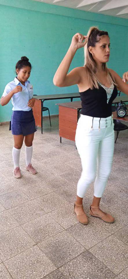 EducacionJobabo's tweet photo. Garantizando el futuro de nuestra sociedad. Nuevo ingreso a la escuela  a la escuela pedagógica para la especialidad de Educación Artística. #CubaMined https://t.co/ttV22znQPM
