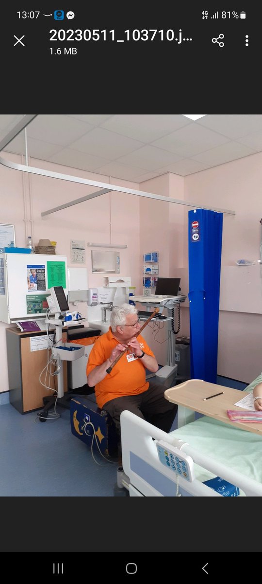 Mike storyteller is at the Hospital School today. He is from @ReadForGood
Mike is telling stories on the wards. Check out Mike playing a tune on his walking stick!