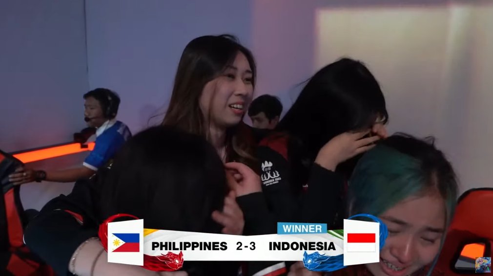 safricool's tweet photo. Indonesia claimed another gold from their favourite game, Mobile Legends BB #TimIndonesia #SEAGames2023 #seagamescambodia2023 #Seagames #PBSI #Badminton https://t.co/3D5gYhJByB