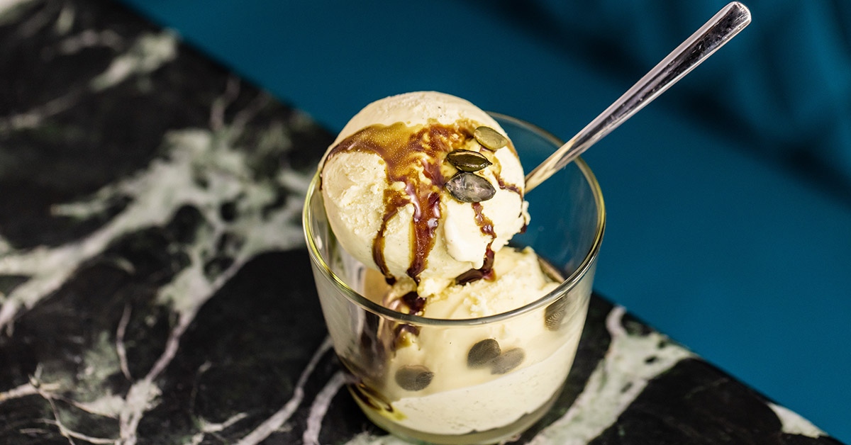 Have you tried ice cream with pumpkin seed oil? It may sound wrong, but it tastes so very right! 🍨 #pumpkinseedoil #foodcombinations
