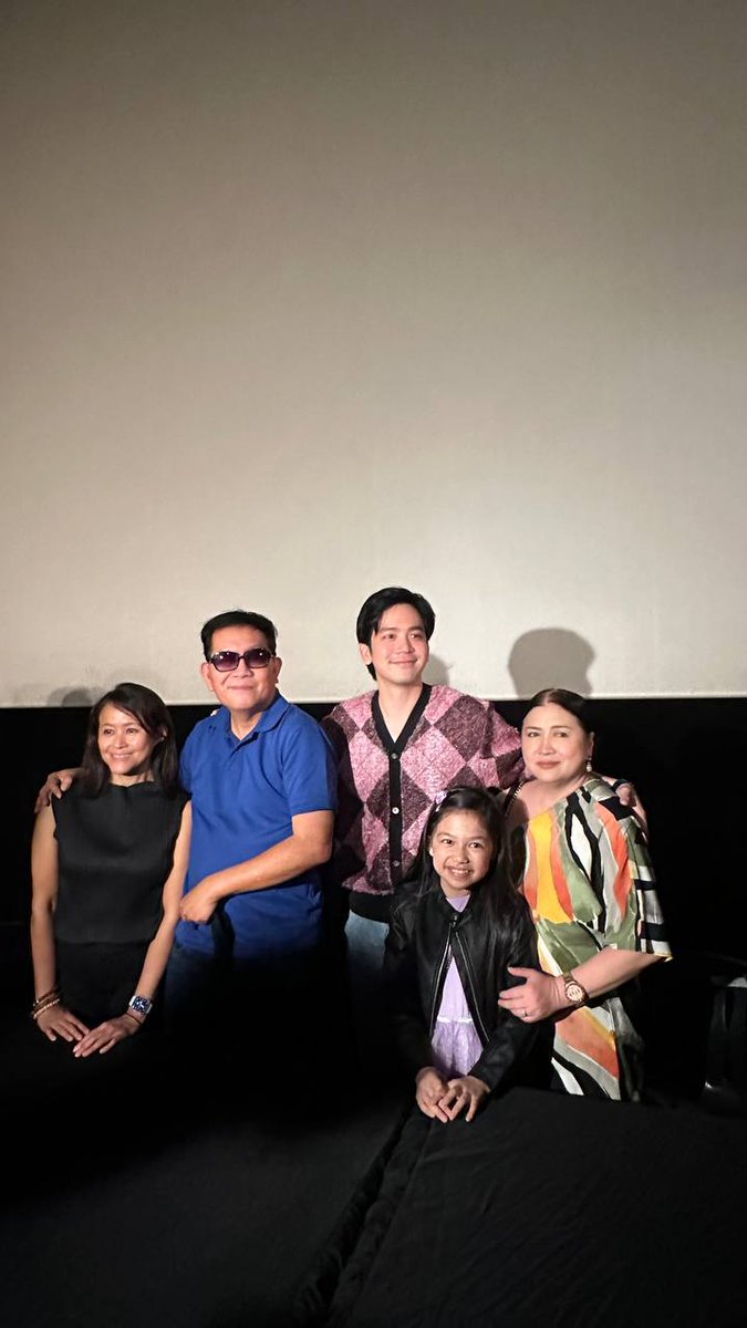 primevideoph's tweet photo. Resounding applause for this cast!

Panoorin ang Ang Mga Kaibigan ni Mama Susan streaming on May 18. Only on Prime Video!

#MamaSusanOnPrimeVideo https://t.co/x3RS4W6M53