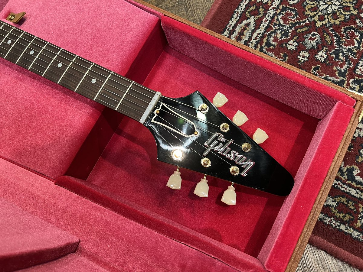 1484ssbs's tweet photo. 【サウンドメッセ in 大阪 2023】

Gibson Custom Shop
1958 Flying V Korina Black Pickguard

サウンドメッセのために希少なコリーナVを用意しました🎉🎉🎉

新品でゲットできます🔥

商品ページはこちら💁‍♂️
https://t.co/QdNyScIYNU

#サウンドメッセ #soundmesse https://t.co/W7ioGEaVo0