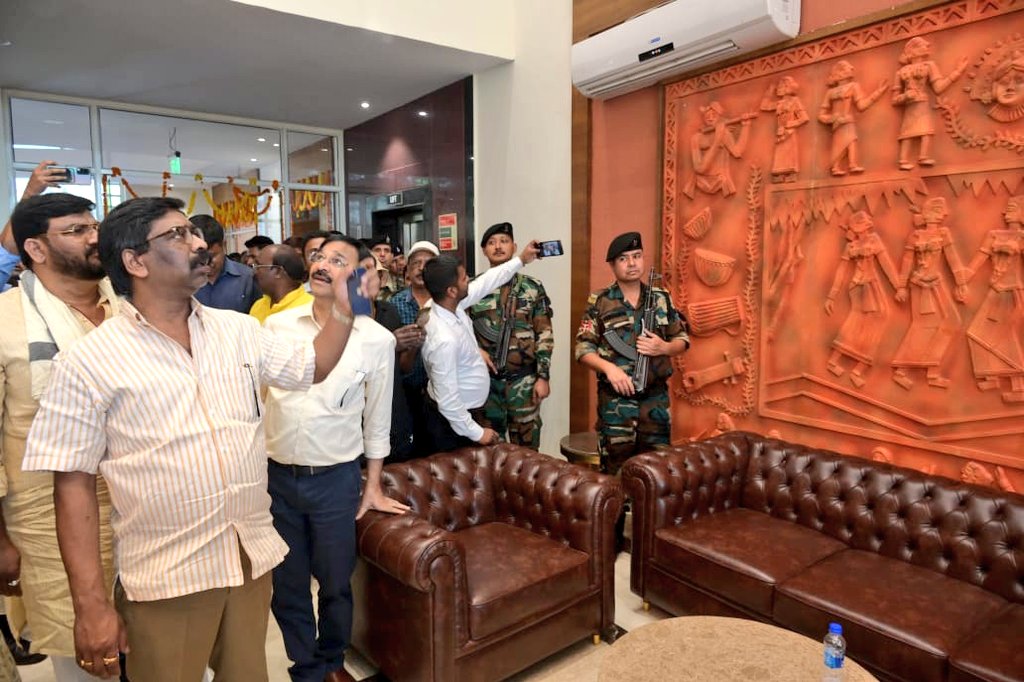 पतरातू की खूबसूरत वादियां पर्यटकों को खुद-ब-खुद लुभाती हैं: हेमंत सोरेन-The beautiful valleys of Patratu automatically attract tourists: Hemant Soren