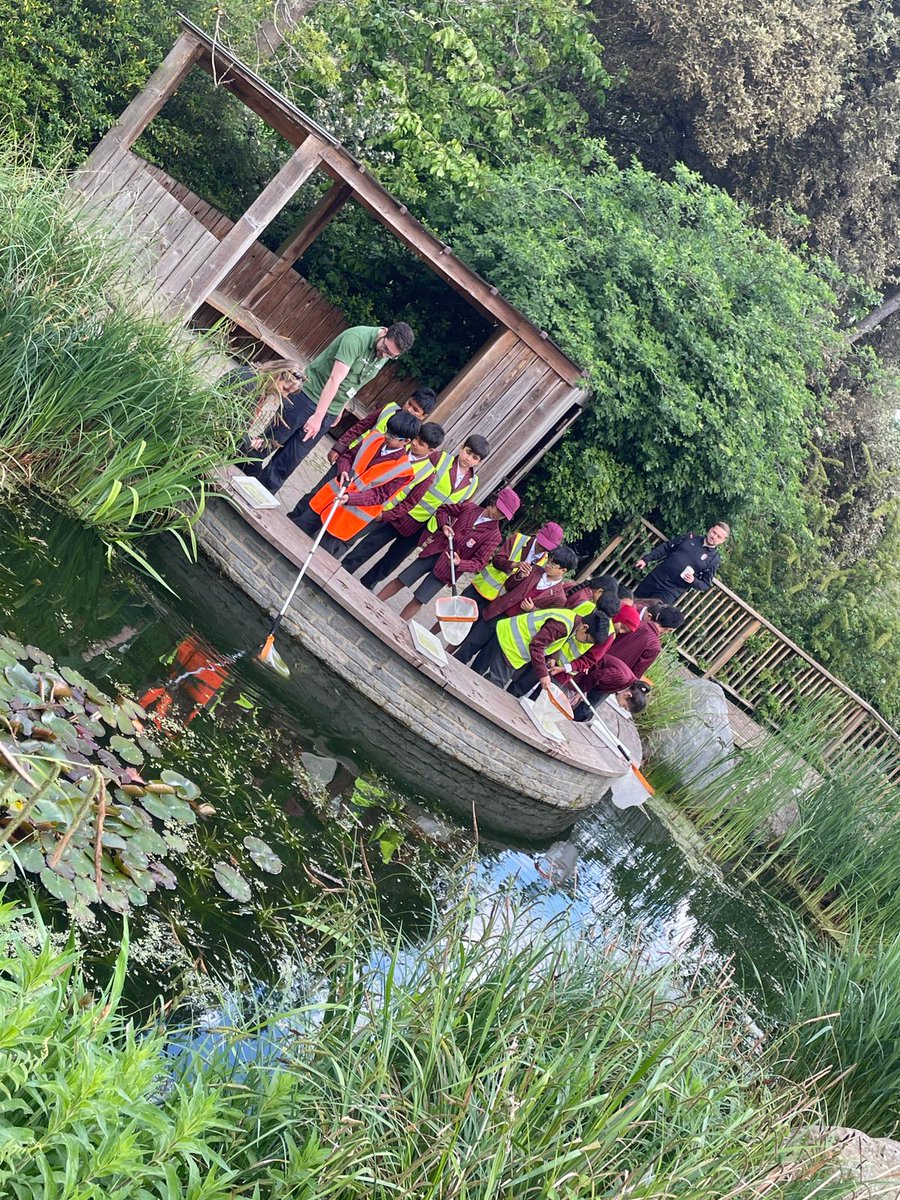 OrleyFarmSchool's tweet photo. Year 5's are having a fantastic time in Hyde Park! #ofscuriosity #ofsscience #ofsgeography #PrepSchools #harrowschools https://t.co/aBvc9zmEzg