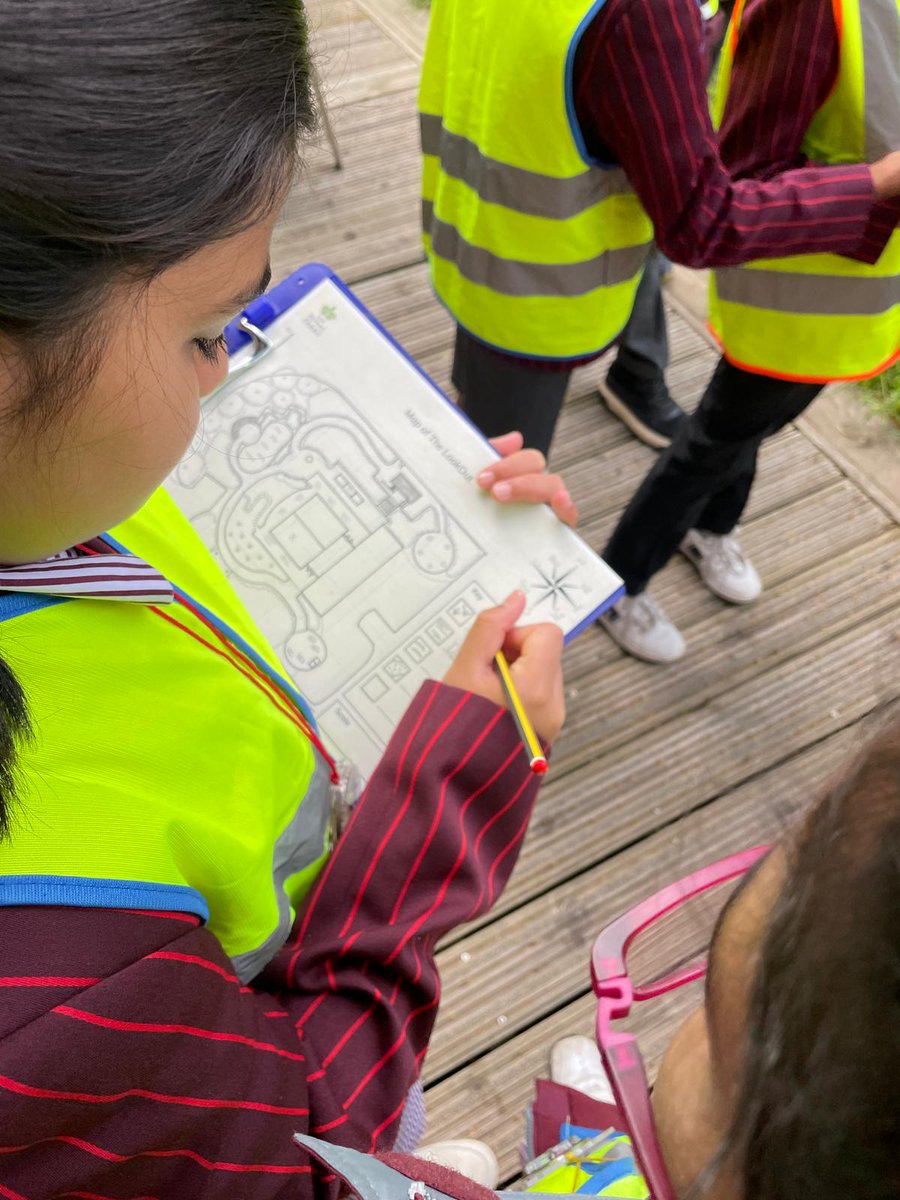 OrleyFarmSchool's tweet photo. Year 5's are having a fantastic time in Hyde Park! #ofscuriosity #ofsscience #ofsgeography #PrepSchools #harrowschools https://t.co/aBvc9zmEzg