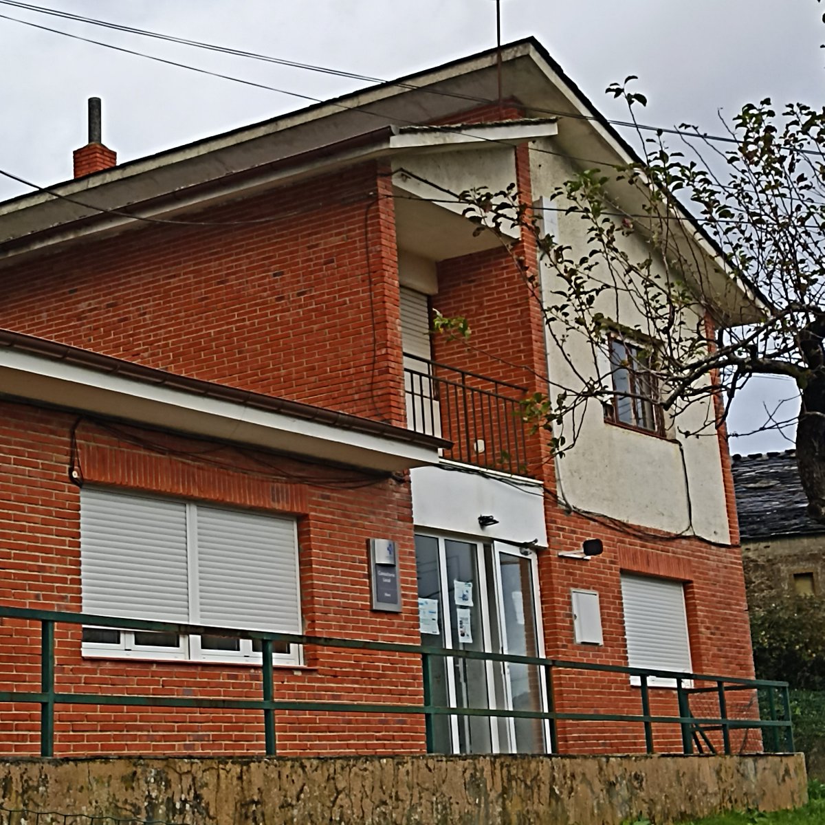 astursalud's tweet photo. 🏥El #Sespa implanta esti vienres la historia clínica única de #AtenciónPrimaria nos consultorios de #Bual #Illano y #Villayón #ÁreaI
👉🏼Mañana namás van atender consultes urxentes pa poder facer esta meyora 🚨🥼🩺🩹
#ECAP #FondosFEDER 🇪🇺 https://t.co/tQtq3iQMfg