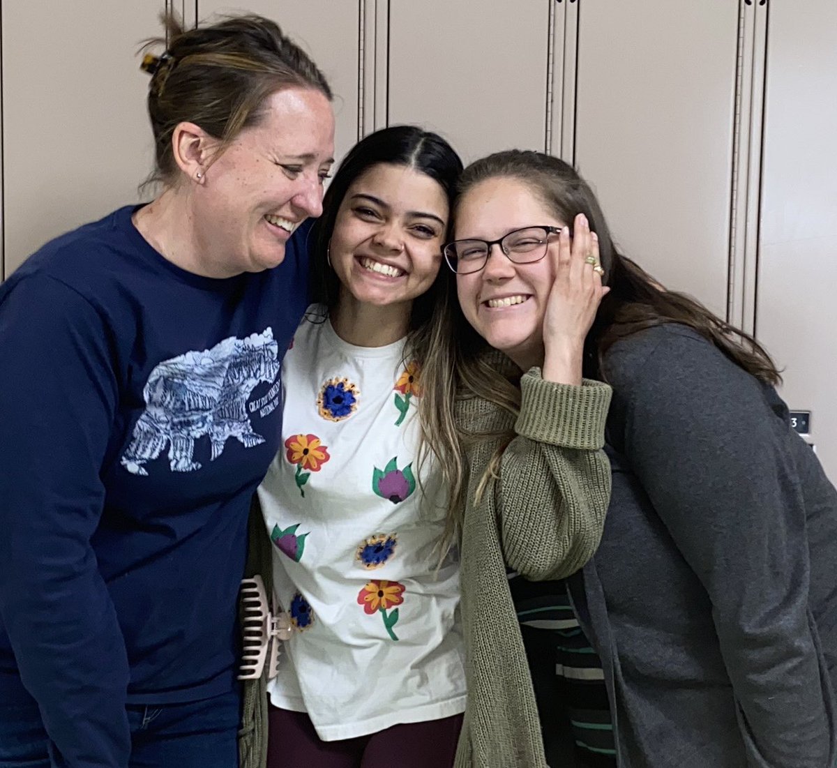 CfcsSusan's tweet photo. Itโs a triple treat for students at PJ Jacobs Junior High this semester! #UWSP #FCSed student teacher, Lily, is mentored by #FCS pros, Karla and Hannah. #ThankATeacher #TeacherAppreciationWeek #SayYestoFCS #FCSsuccess https://t.co/JsUG22gxWZ