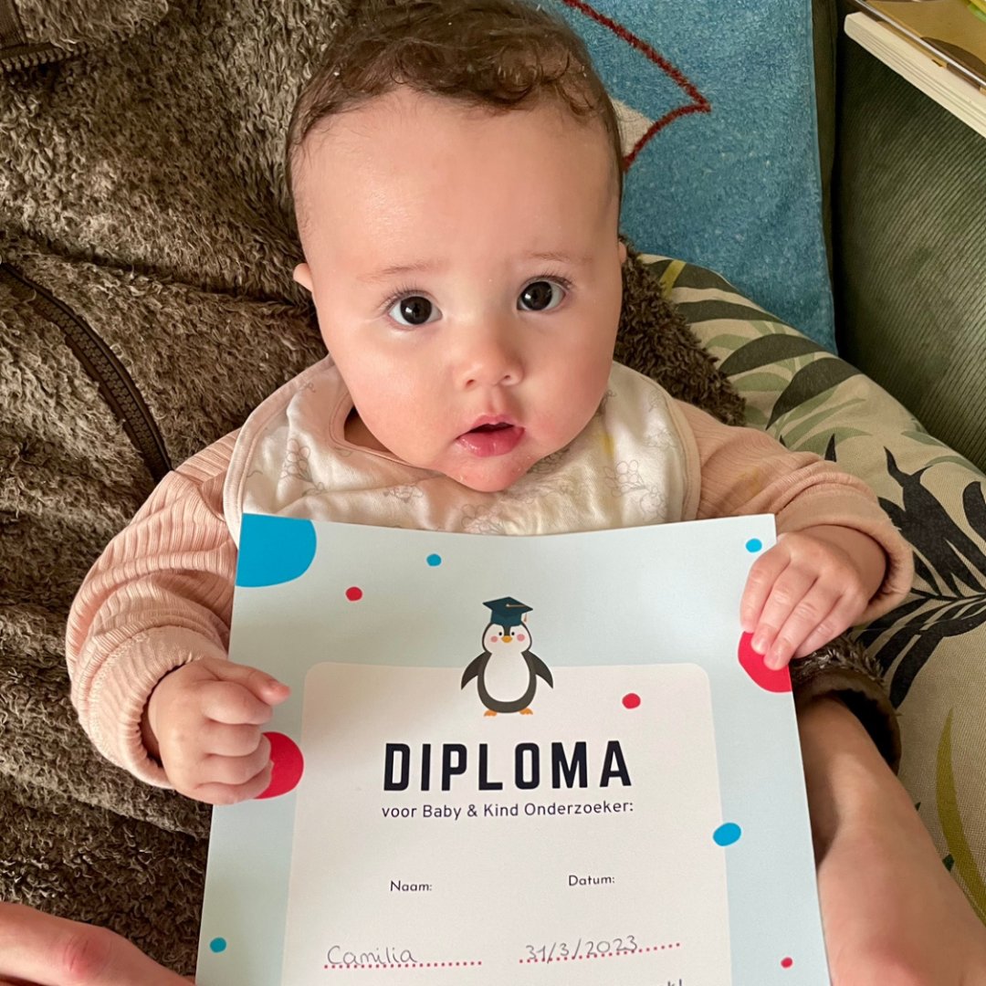 BRCnijmegen's tweet photo. Baby researchers, let's be honest: infant development might be fascinating, but obviously the real reason we study babies is because they're so cute. #ScienceInAction #cutenessOverload #babyresearch https://t.co/QILvFIxqT2