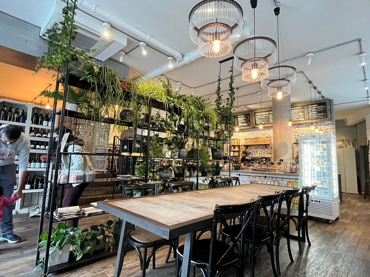 gsofhio's tweet photo. I went to a brunch store with a friend today, the weather is very cool today, there are many empty seats without queuing, but I heard that there is often a queue on weekends ~ if not for a friend leading the way, I still do not know that there is this store 😂 https://t.co/tiSL2vdhE1