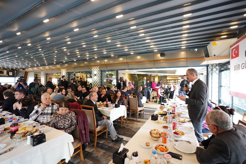 Engelliler Haftası programına katıldık. Engelli bireylerimizin ulaşımdan sağlık hizmetlerine, eğitim süreçlerinden istihdama her türlü insani ve sosyal haklarının takipçisi olduk, bundan sonra da olacağız.

Bütün engelleri birlikte aşacağız.

📍Ordu