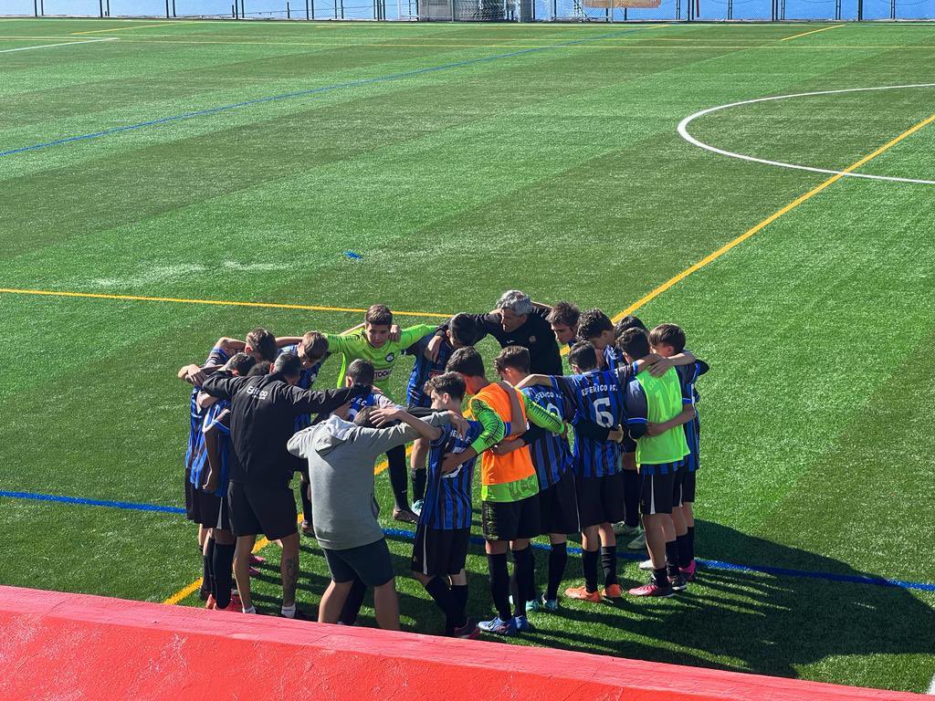 Bco Hondo B  2 - 0  Infantil A

Ultima jornada de liga para nuestro Infantil A en l que no consigue puntuar como visitante. Alcanzan la tercera plaza demostrando ese gen competitivo que les caracteriza. Gigantes.

#siempreesferico🖤💙