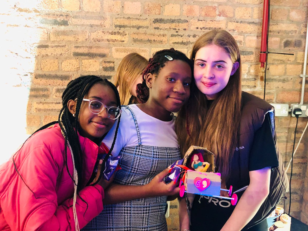 unfoldingtheatr's tweet photo. Our #EastEndStoryMakers enjoyed last night's fantastic 'Go and See' at @Alphabetti.
We took part in a fab #SoapboxRacer making workshop and then saw the performance - which we all loved!
Read more about our programme: https://t.co/iMs0sO5pIh https://t.co/yRQ1POgXar