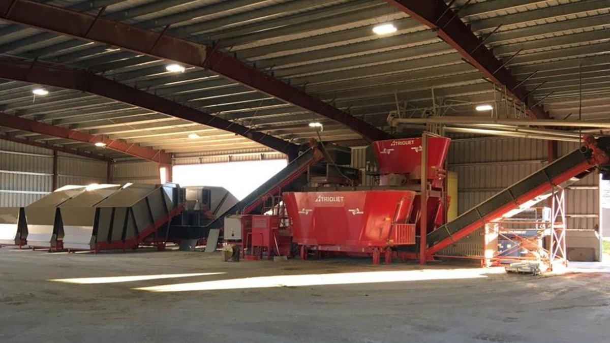 Onlangs hebben wij ons nieuwe Soft- en hardware Development Centre (SDC) geopend in Oldenzaal.Het centrum stelt ons in staat om geavanceerde software-oplossingen te ontwikkelen voor de groeiende reeks voerrobots, voerkeukens en geautomatiseerde stationaire voersystemen.#Trioliet