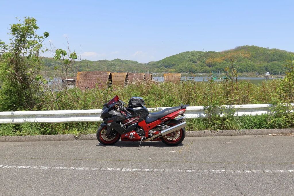 kaba_nosuke's tweet photo. もう何枚か水没ペンション村で引っ張る。県外ナンバーの車も来てましたねそういえば。

#zx14
#zzr1400 
#ninja
#kawasaki
#ソロツーリング
#ソロツー
#水没ペンション村
#鹿忍グリーンファーム
#廃墟 https://t.co/OtzWfD1mjb
