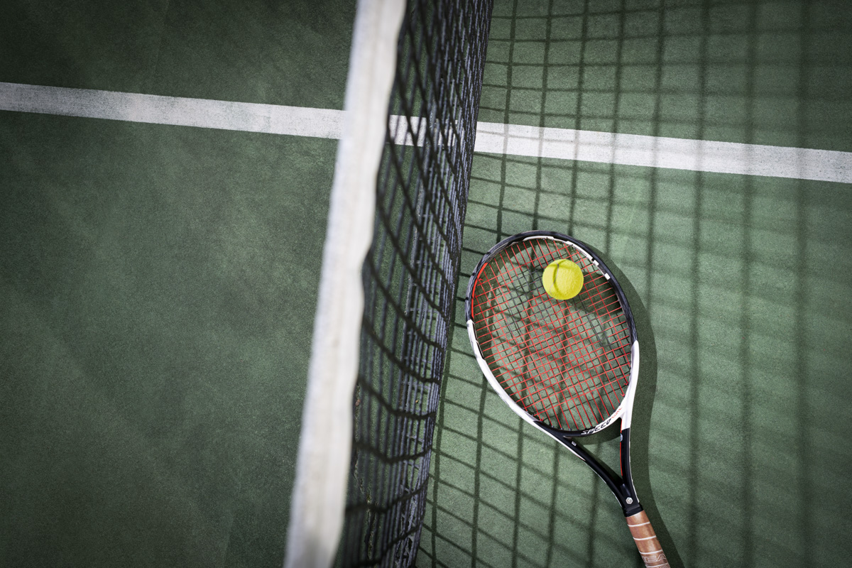 VilleDeGeneve's tweet photo. #FeuOLac Ne manquez pas la présence de Marc Rosset le jeudi 18 mai de 14h à 16h pour des séances de dédicace et des démonstrations sur les courts de mini-tennis du Village du Tennis (dans le prolongement de la Canopée). #Geneve https://t.co/VHs9VAsWoP