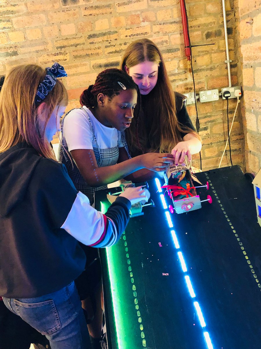 unfoldingtheatr's tweet photo. Our #EastEndStoryMakers enjoyed last night's fantastic 'Go and See' at @Alphabetti.
We took part in a fab #SoapboxRacer making workshop and then saw the performance - which we all loved!
Read more about our programme: https://t.co/iMs0sO5pIh https://t.co/yRQ1POgXar