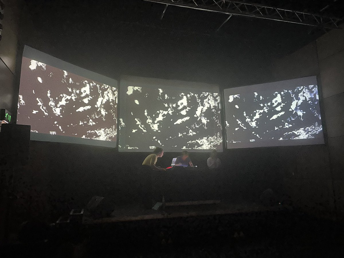 crypticglasgow's tweet photo. TONIGHT we have the incredible DJ and electronic violin duo @Kintramusic accompanied by live audio reactive visuals from @vnc_ptk at @CCA_Glasgow 👽 
 
Tickets ➡️ https://t.co/nBQNutwAMu https://t.co/Ew24197gNb