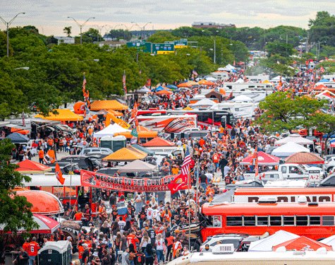 karnsies817's tweet photo. Dear NFL schedule makers,

It would be truly devastating if Cleveland played all their games at 1pm. Browns fans DESPISE arriving in the Muni at 5am for a full day of festivities and football. Beer and breakfast is terrible. Prime time games only please. 

Sincerely,

Cleveland https://t.co/93b4SgNs0I