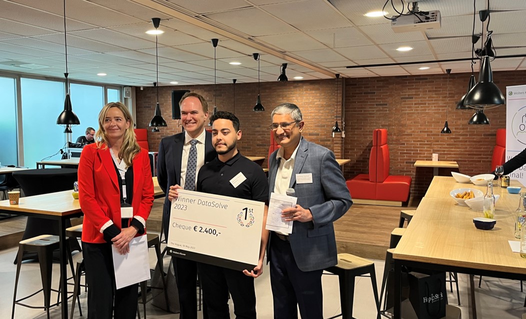 Wolters_Kluwer's tweet image. Wolters Kluwer #DataSolve Netherlands competition winners announced! Congrats to @TilburgU&apos;s Sebastian Rincon for top prize, and @tudelft team Philip Templeman, Lars van Blokland, Adrian Kuiper &amp;amp; Donghang Lyu for first runner-up. Sietse Schröder from @UniLeiden takes third!
