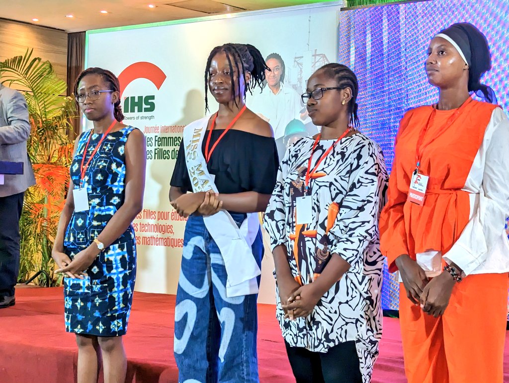 4 gagnantes des différentes éditions du célèbre concours Miss Mathématiques de Côte d'Ivoire 🇨🇮
Elles travaillent dans les domaines suivants : Actuariat, BTP et Génie Civil, Data Science et Master en Mathématiques appliquées.

Les Miss Mathématiques bénéficient d'une bourse…