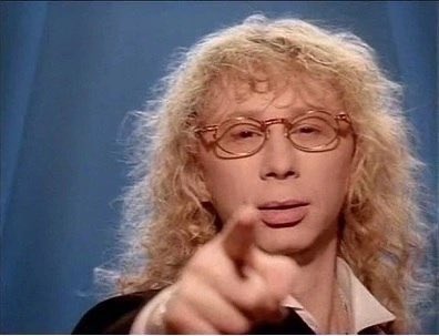 молодящий поцелуй tweet media