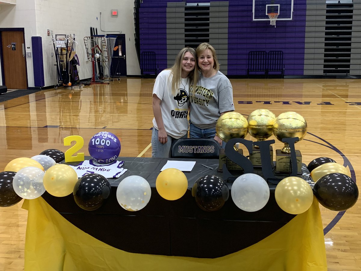 Rod44Ronnie's tweet photo. This girl @TeaRodriguez002 is officially a Pirate! I’m so excited for this next chapter in her life. I know without a doubt she will shine at this next level! @Greatgrothe @SUPiratesWBB https://t.co/QUKWwolD5H