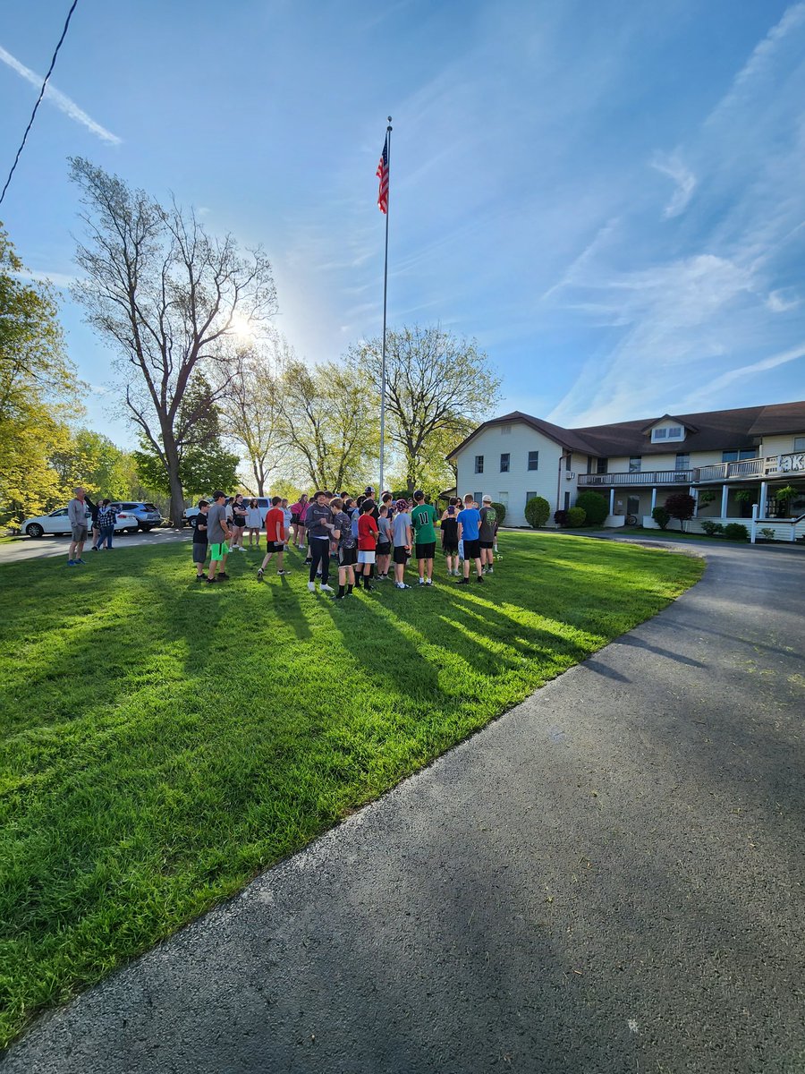 Sorensen1027's tweet photo. Flag pole fun #CMSoutdoorED https://t.co/vmwyYn0iUX