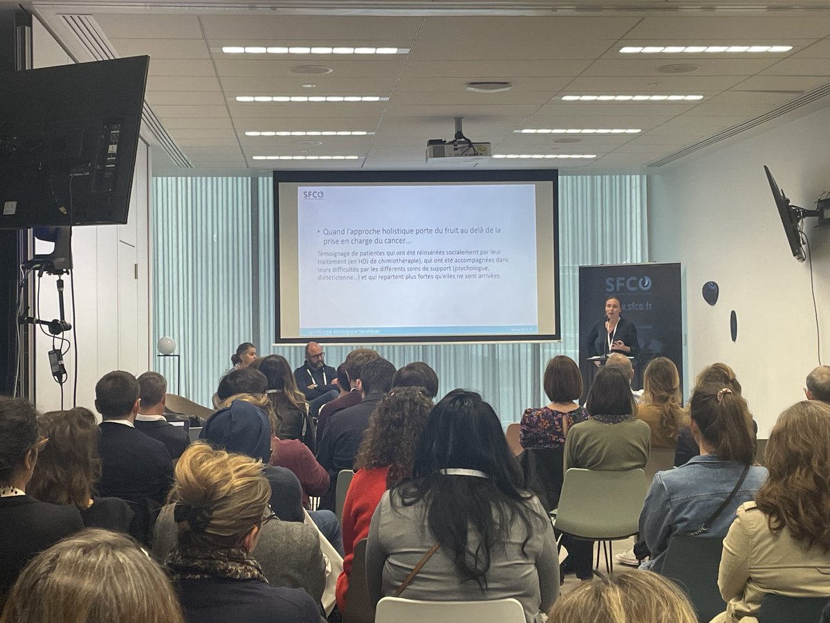 SFCOnco's tweet photo. En direct des premières session de l'après-midi !
⚪️ Gynécologie &amp; Urologie
⚪️ Sénologie
⚪️ ORL-CMF
⚪️ Digestif https://t.co/0ccGdwIxsT