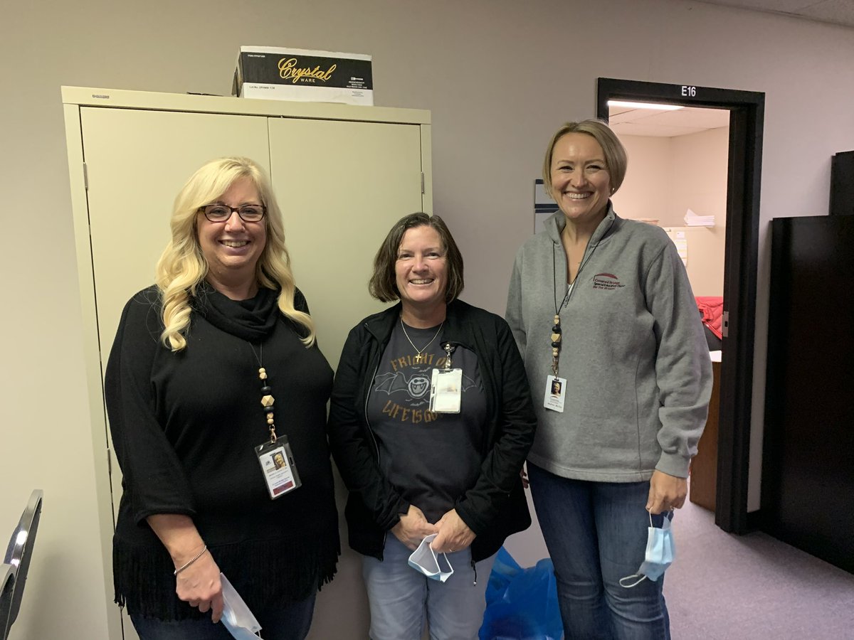 staceyscott51's tweet photo. HAPPY SCHOOL NURSE DAY to my awesome CBSED nursing team &amp; also to our VCSC and South Vermillion nurses as well!!  Thanks for all u do to take care of our students!  I am fortunate to work with u all!!  ❤️ https://t.co/9P8RIKRRhR