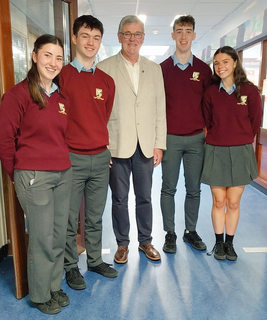 Delighted to welcome @DomnallFleming to MCS today from @UCCSchoolofEd to experience #studentvoice initiatives in MCS. Domnall is an advocate of #childparticipation in education & it was a great opportunity to meet with current & former participants in @accsirl Student Voice!