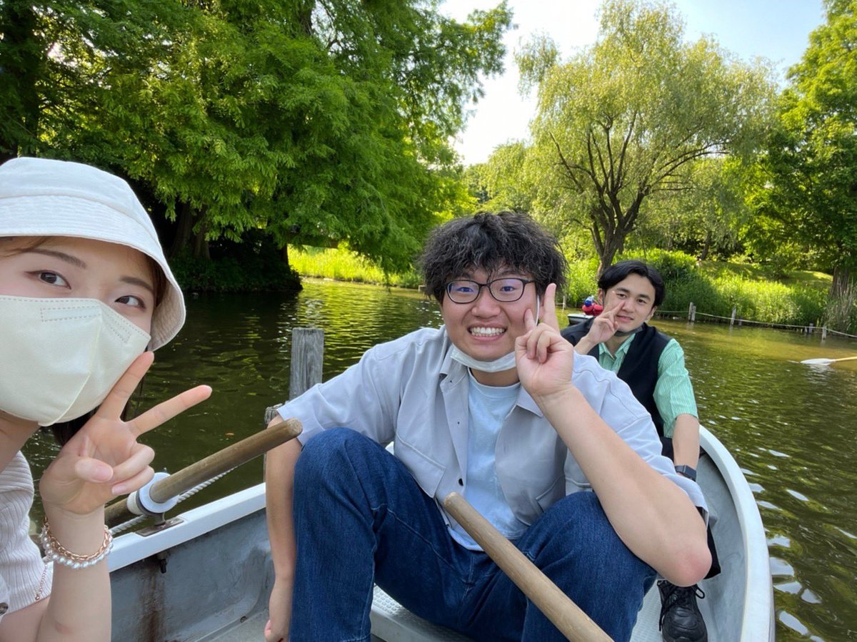 23Chocoletz's tweet photo. 明日は新歓コンパ!!

という言うことで紹介します。

【26期 : 3年 うめちゃん】

ちょこでは仲間が奏でる素敵なハーモニーを聴くことができます♫
自分はあまり歌う方ではありませんが、ライブの準備や��営、様々なイベントに参加することでちょこの一員として素敵なサークルライフを送っています🤩 https://t.co/lMpbskpmgC