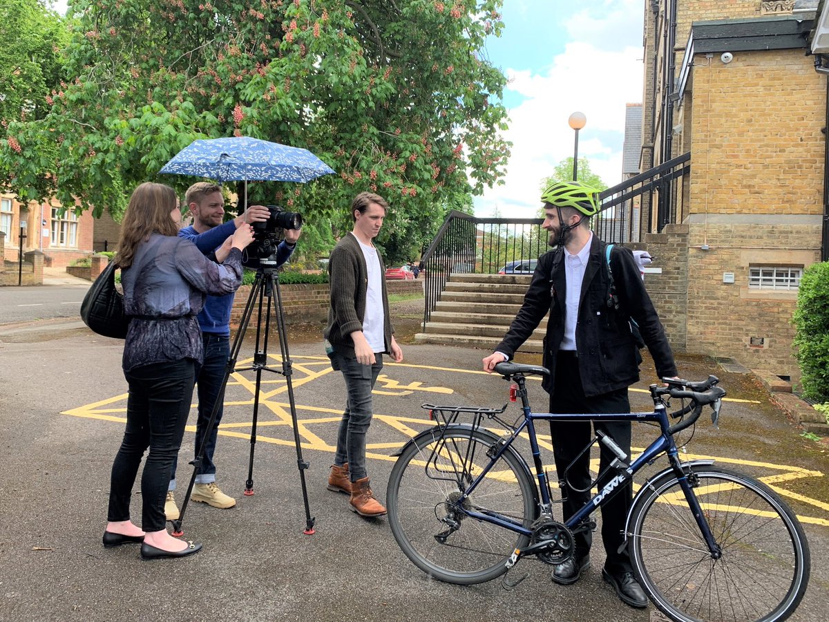 OxfordDeptofEd's tweet photo. A little rain won’t stop our filming! #HighTechSolution #FilmingInTheRain ☔️
Stay tuned for a new video showcasing our department coming soon 🎥🎬 https://t.co/0HcHH1B8Bt