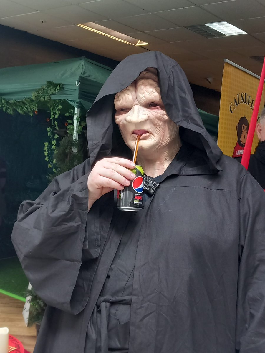 IrelandsSloth's tweet photo. So I have a few Cosplay friends who decided to collect money for Charity on Saturday while doing Revenge of the Sixth 🤔😜😂

It ended up with a fake @PepsiMaxUK advert being made from one of our photos...

Check them out..... https://t.co/YL40mAwuB4