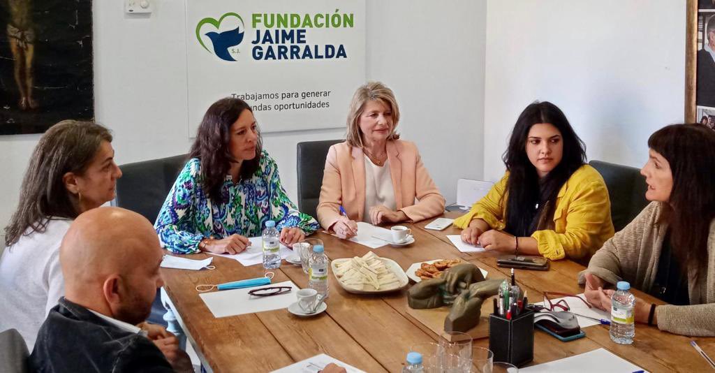 Mi reconocimiento y gratitud a María Matos, <a href="/jaime_legaz/">Jaime García-Legaz</a> y demás integrantes de la Fund. Padre Garralda <a href="/HorizontesAbier/">Fundación Padre Garralda Horizontes Abiertos</a> por su labor en pro de la integración de los más desfavorecidos, nacida de la convicción de que no hay sociedad mejor que la que procura segundas oportunidades