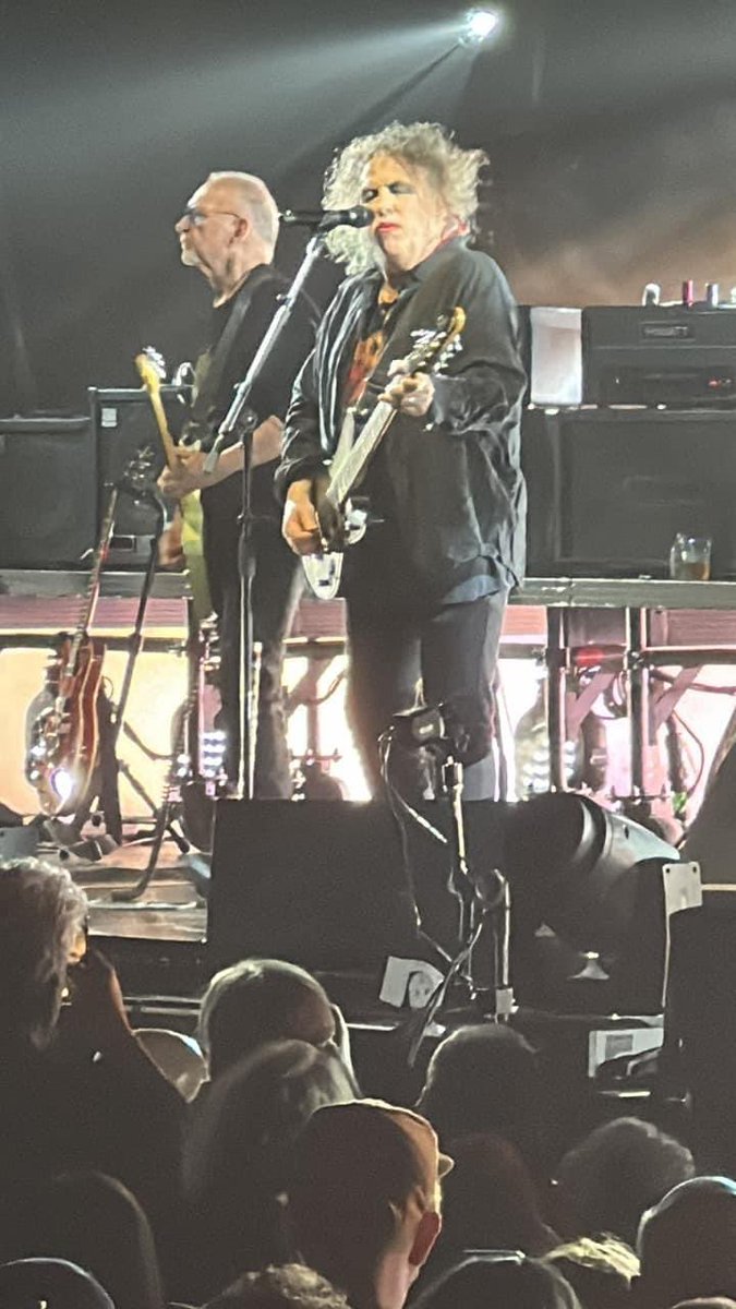 jkl381's tweet photo. @RobertSmith @thecure  Great show last night in New Orleans. https://t.co/7W1im16H9v