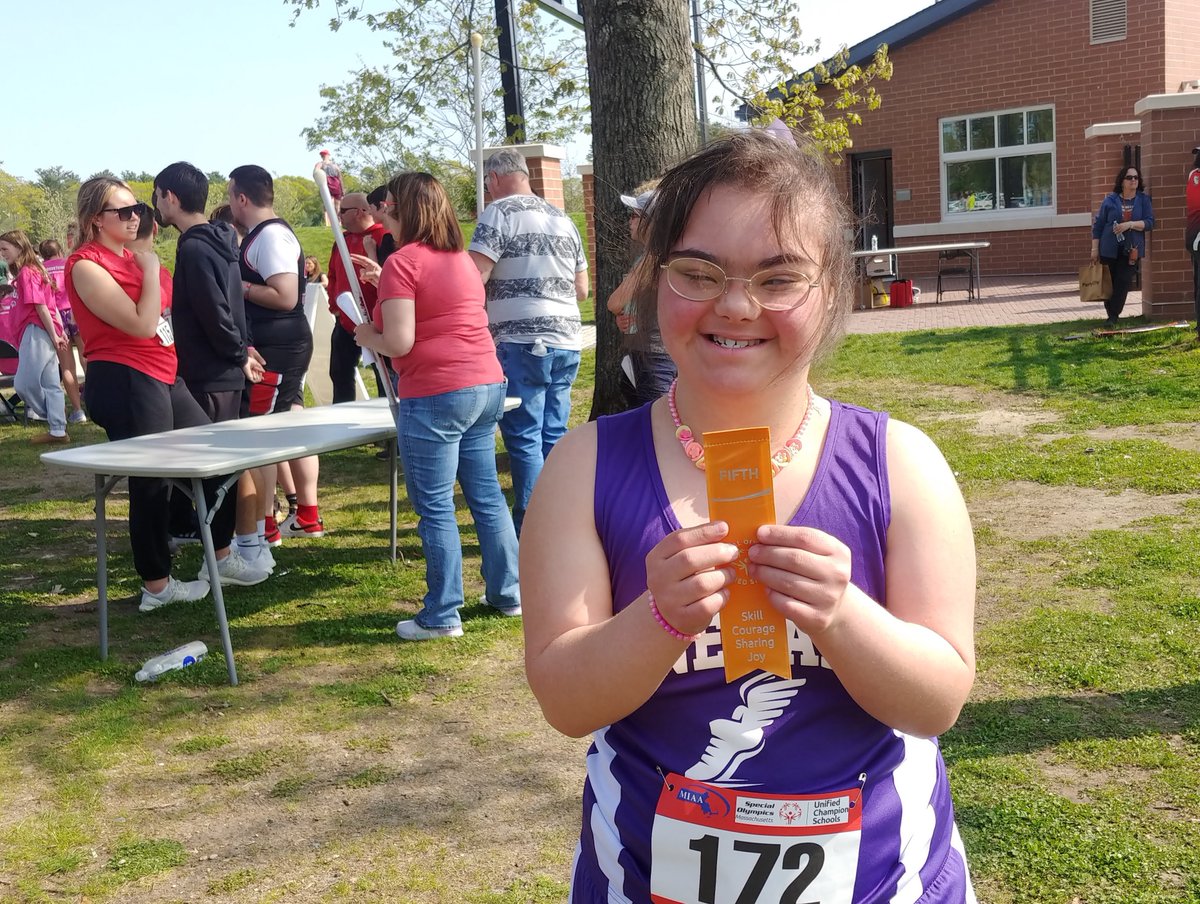 MVRHS's tweet photo. Unified track team had a successful trip to the Unified Track sectional yesterday in Middleboro. Kyra Wildanger, Quinn Littlefield, Becki DeOliveira, Connor McGrath &amp; Alyssa Sylvia all gave tremendous efforts &amp; won ribbons in their divisions -they competed 23 other high schools. https://t.co/7bJUuQssBA