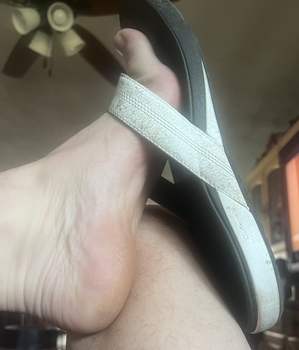 Masterscottfeet's tweet photo. Put your nose there slave https://t.co/vLey1Diy8X