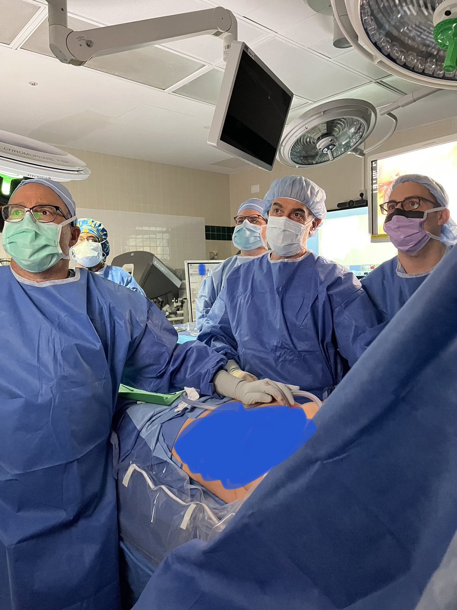 Nothing beats operating with your co-chief (@BrianCohenMD) and mentors (@jflazar & Dr. Margolis) during your last month of surgical residency #pectusexcavatum #CTsurgery #thoracicsurgery @GUH_WHCSurgRes