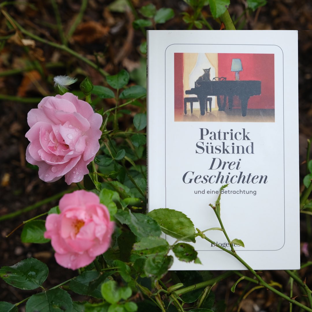 InesHandler's tweet image. „…spricht nicht schon aus ihren ersten, noch scheinbar naiven Arbeiten jene erschreckende Zerrissenheit, ablesbar schon an der eigenwilligen … Mischtechnik, jene hineinverdrehte, spiralförmig sich verbohrende … Auflehnung der Kreatur…“ Patrick Süskind

Kritik an #kunstkritik