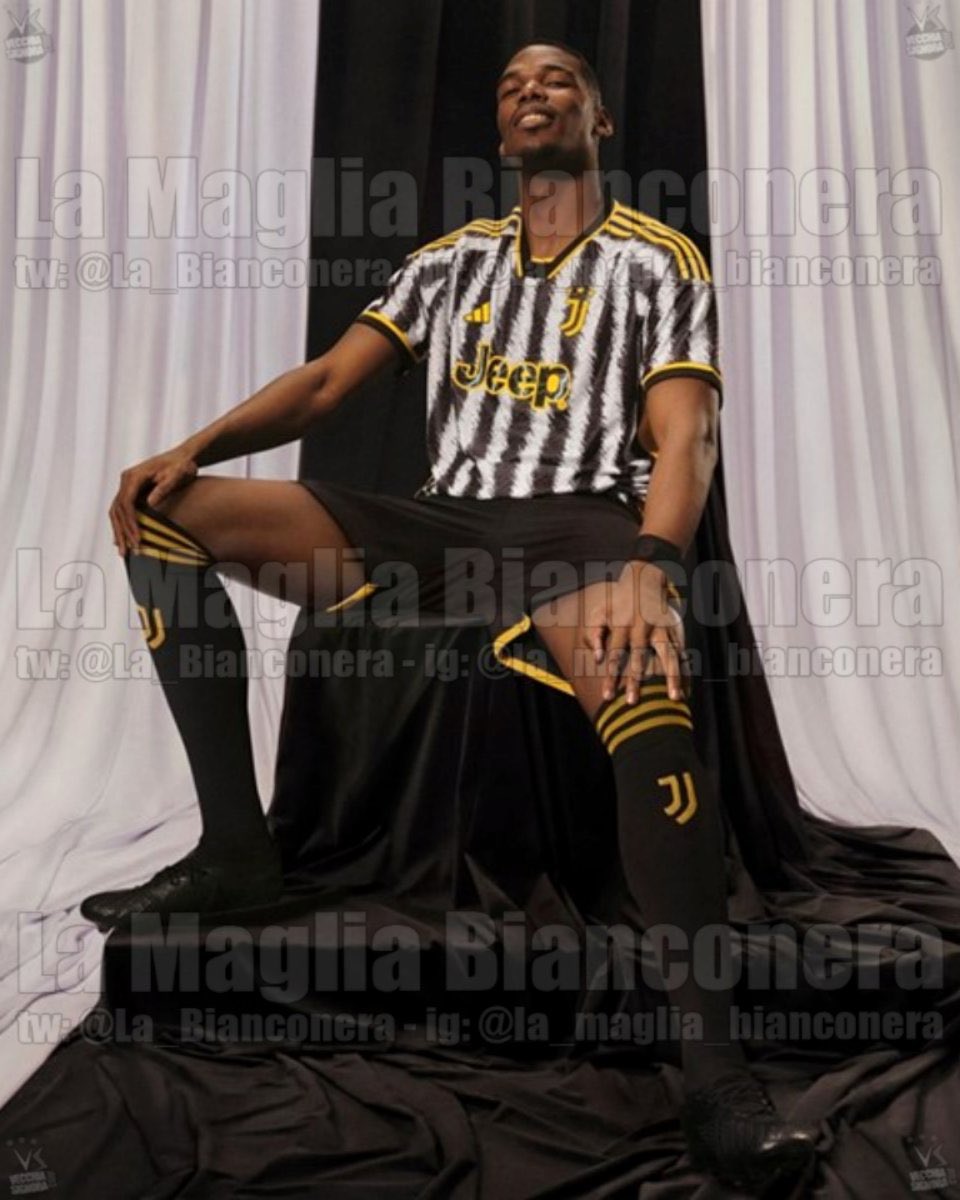 Une première image officielle du maillot domicile de la Juventus pour la saison 2023/24. Il sera porté pour le match de championnat ce dimanche. 

(@La_Bianconera)