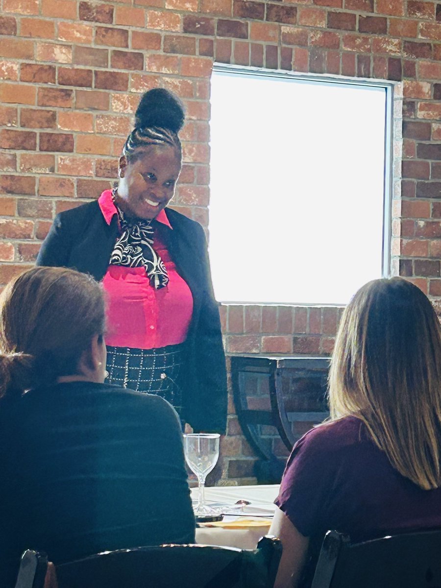 Indispeaknteach's tweet photo. So grateful for the wonderful discussions we had with CA leaders on equitable math practices in the classroom! Thank you National Geographic Learning and Big Ideas Learning for this grand opportunity! #equity #math #drindiawhite #california #students #bigideasmath #exploreinside https://t.co/L8Nn65p29i