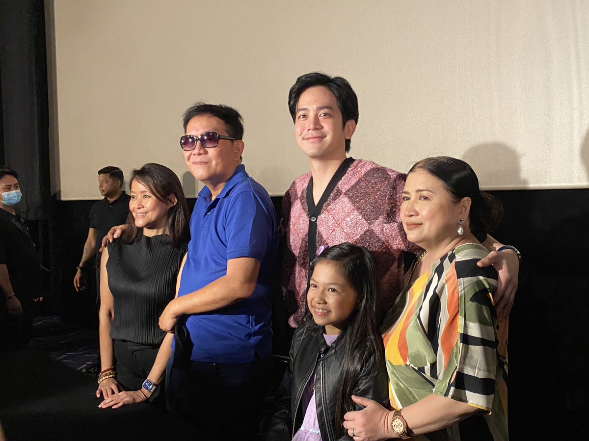 Black_SheepPH's tweet photo. Salamat sa pagsama ngayong gabi! 

Kitakits sa Prime Video sa May 18 dahil handa na #AngMgaKaibiganNiMamaSusan na mapanood niyo ‘to. 👀🕯️

#AMKNMSRedCarpetLIVE 
#MamaSusanOnPrimeVideo https://t.co/JDahMuOGk6