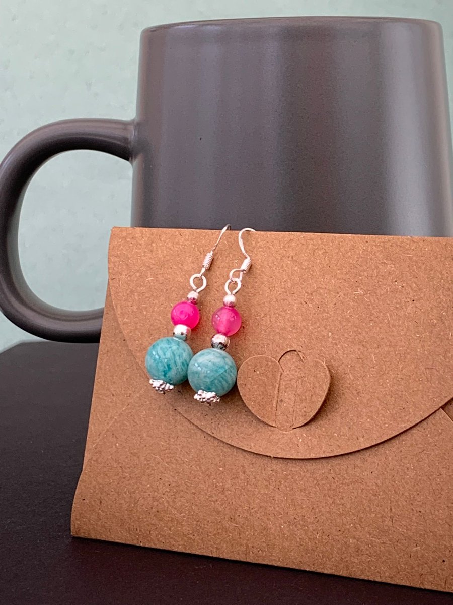 EarringsOfGem's tweet photo. Green amazonite and pink agate drop earrings with 925 sterling silver hooks. Available via Etsy. #madeinwales #greenamazonite #pinkagate #925sterlingsilver #gemstoneearrings #giftsforher
https://t.co/ArdVhCBYo0 https://t.co/LDCJ0qCAUf