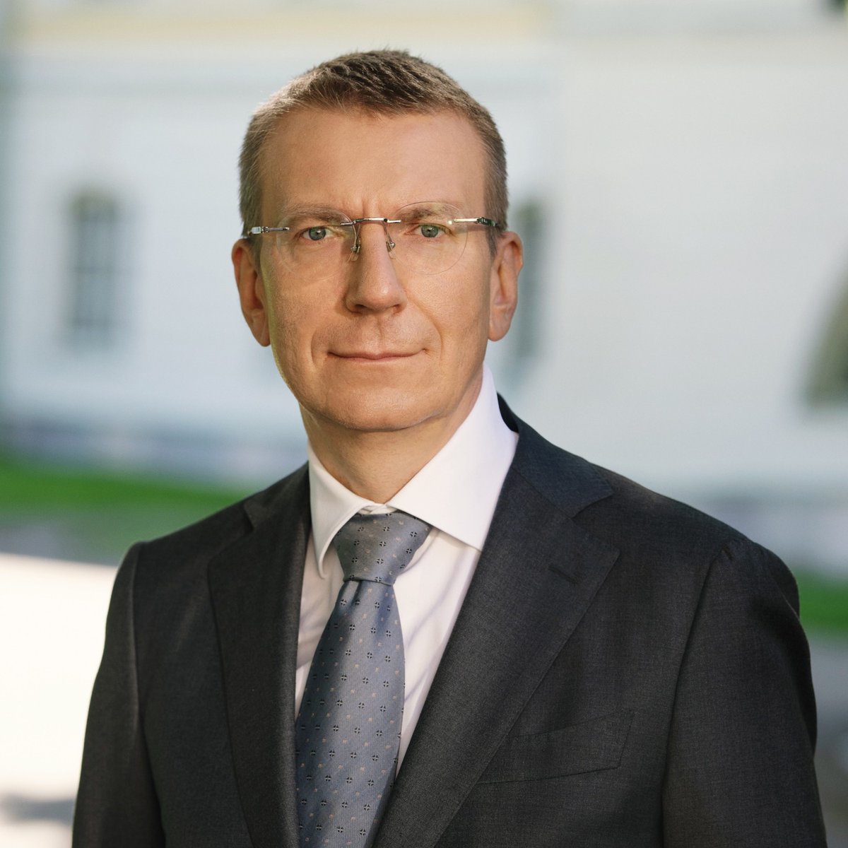 JAUNĀ VIENOTĪBA (@jauna_vienotiba) on Twitter photo 🇱🇻 JAUNĀS VIENOTĪBAS Saeimas frakcija šodien vienbalsīgi pieņēma lēmumu Valsts prezidenta amatam izvirzīt ārlietu ministra <a href="/edgarsrinkevics/">Edgars Rinkēvičs</a> kandidatūru.
jaunavienotiba.lv/jaunas-vienoti… 🇱🇻 JAUNĀS VIENOTĪBAS Saeimas frakcija šodien vienbalsīgi pieņēma lēmumu Valsts prezidenta amatam izvirzīt ārlietu ministra <a href="/edgarsrinkevics/">Edgars Rinkēvičs</a> kandidatūru.
jaunavienotiba.lv/jaunas-vienoti…