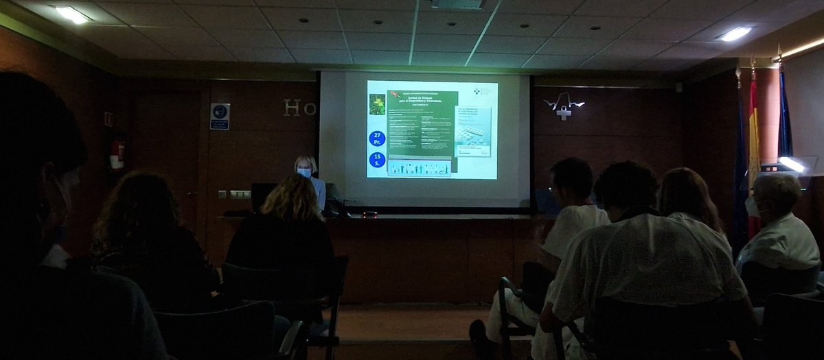 Voladoira's tweet photo. Continuamos con la presentación de la Unidad de Disfagia del @HUCA_Asturias en el Hospital del Oriente. Además se presenta la guía de Administración de medicamentos en pacientes con Disfagia, disponible en papel, pdf y App. https://t.co/SylThZYTdb
