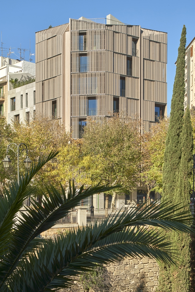 El nuevo conjunto residencial de OHLAB en Mallorca #Viviendacolectiva #filtros  dlvr.it/Snt7zd