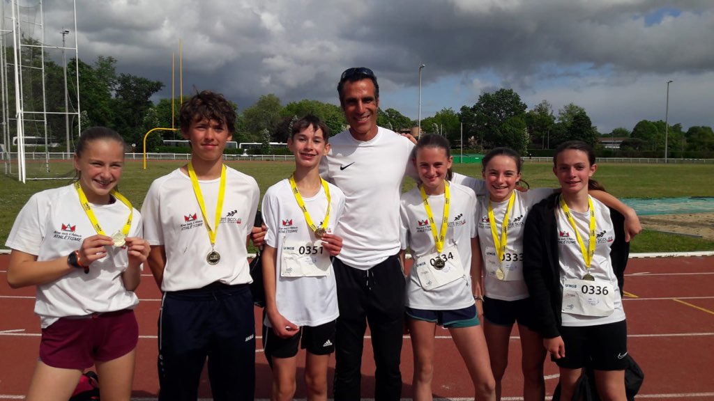 CiteSur's tweet photo. Bravo à la section sportive athlétisme de la cité scolaire G. Crampe et son entraineur Pierre-Jean Maillot. Nos équipes benjamines terminent 1ère, 3ème et 16ème et nos équipes minimes 1ère et 11ème. En route pour les championnats de France qui se dérouleront à Dijon  en juin. https://t.co/QxUJRvJxGK