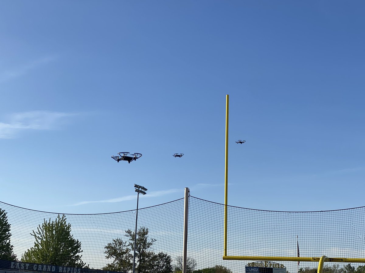 MsEdisonsMath's tweet photo. @EGRSFandALUMNI today we were able to fly the drones from the Drones in the CS Classroom grant! Thank you for helping bring real-life applications into the classroom! https://t.co/uJcDgR8N7g
