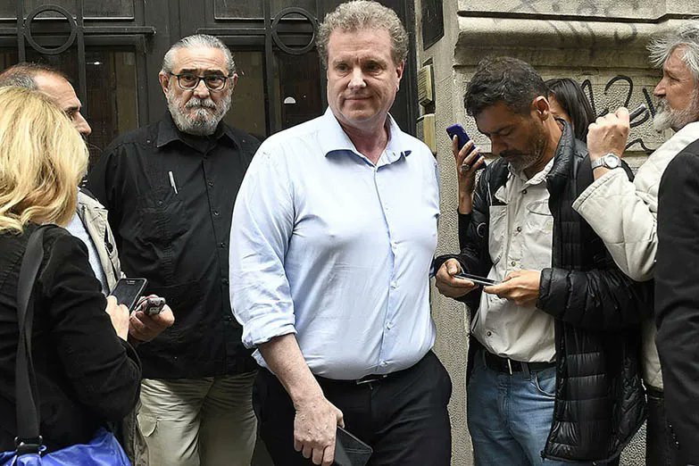 tiempoarg's tweet photo. ⭕ La justicia secuestra un segundo celular no informado a una asesora de Milman. https://t.co/buQP3oIU7O https://t.co/OJx4ZAiUum