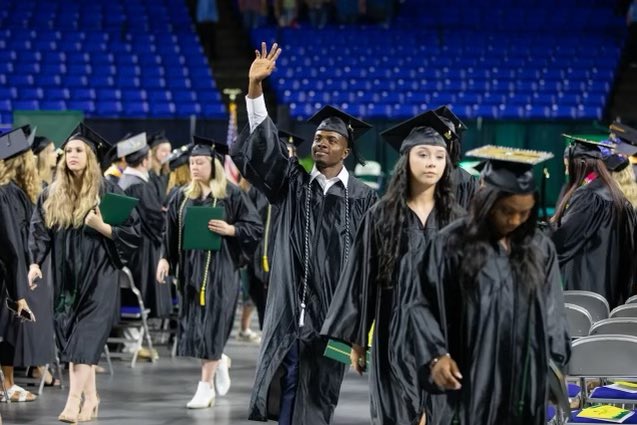 LHS_Basketball's tweet photo. Congratulations to @2i0nG on being the 1st Student Athlete from the basketball program to graduate with a Associate Degree with @LHEarlyCollege. Congrats on qualifying for state in track! Keep working! https://t.co/rNPIQJq7UU
